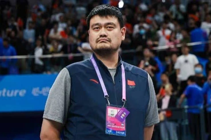 关于裁判马萨“为什么要让马萨停哨？他此前45次都吹罚正确。